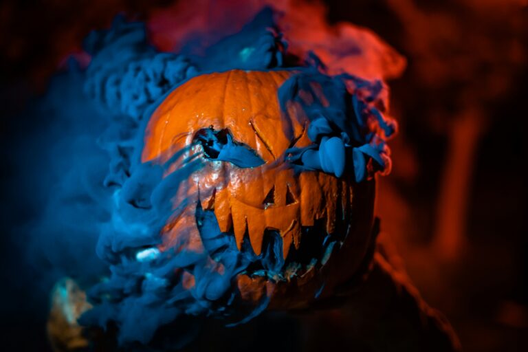 🎃 10 Spine-Chilling Halloween Novellas Under 200 Pages — From YA Thrills to Dark Erotica
